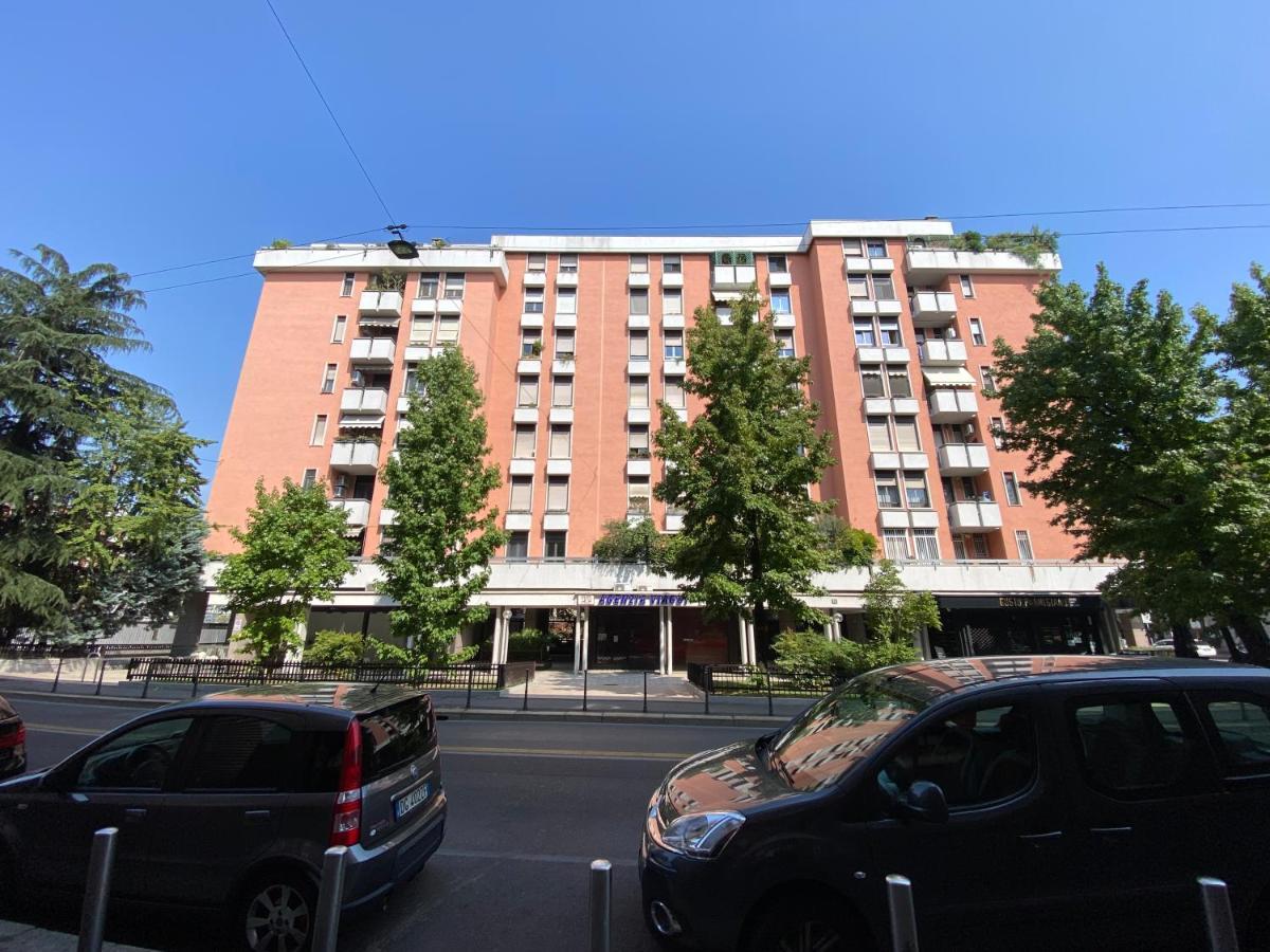 Suite Boutique Moscova Milano Exterior foto